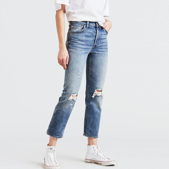 Levi's 501 Cropped Selvedge Jeans in Vintage Find - Picture 2 of 8